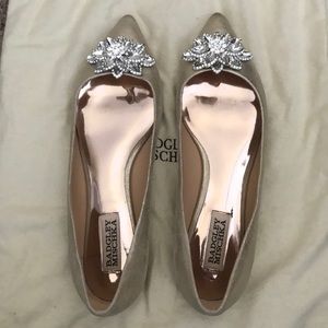 Badgley Mischka Karina Platinum Flats size 7